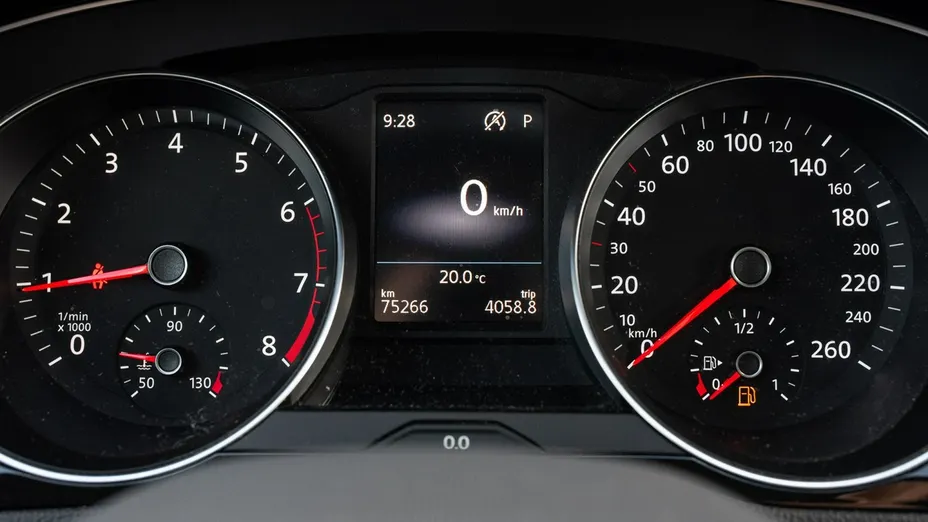 VOLKSWAGEN Passat -