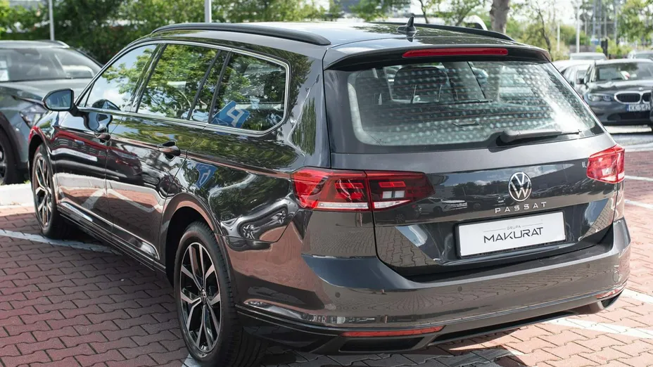 VOLKSWAGEN Passat -