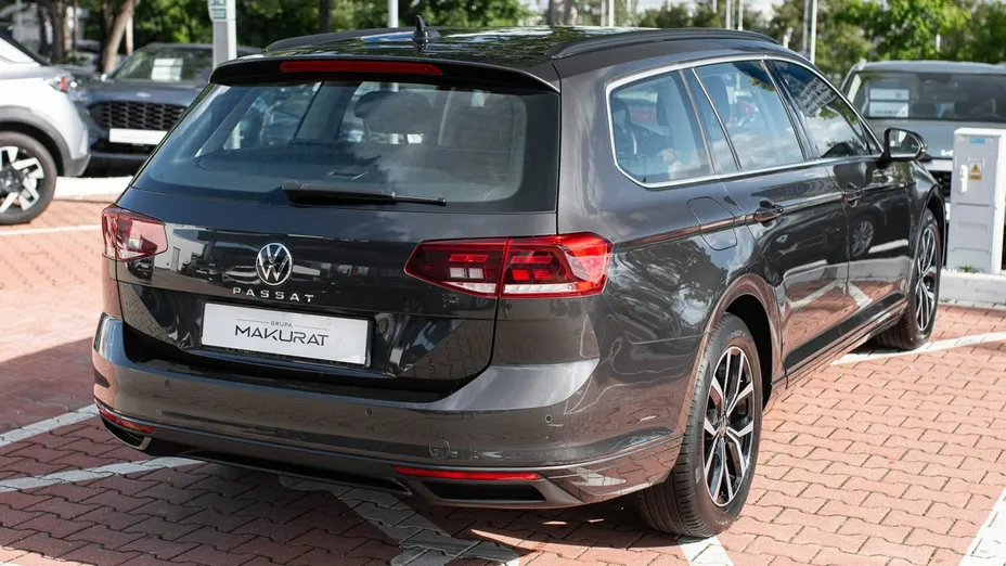 VOLKSWAGEN Passat -