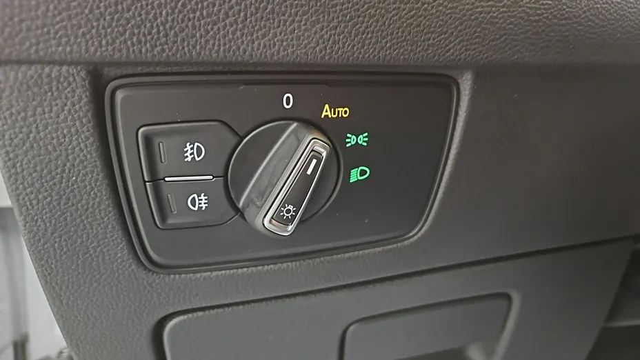 VOLKSWAGEN Passat -