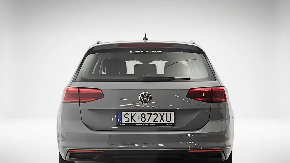 VOLKSWAGEN Passat -