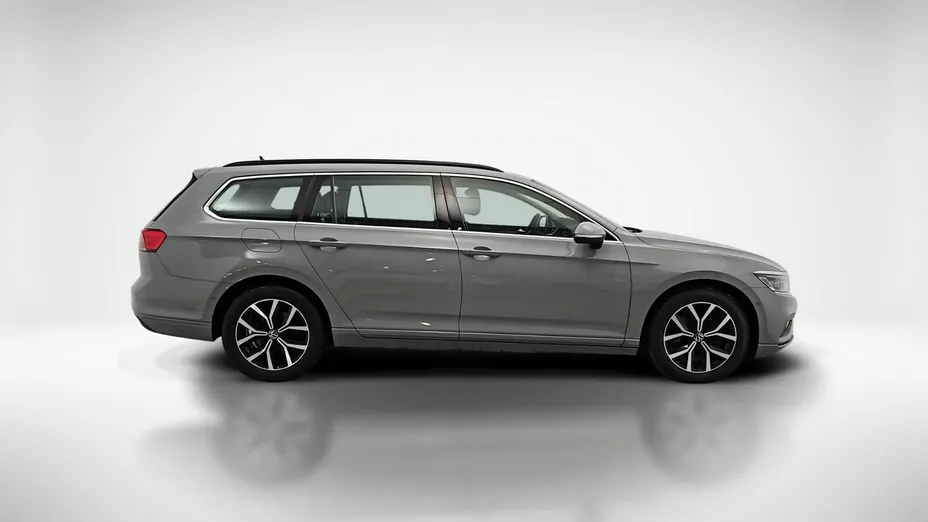 VOLKSWAGEN Passat -