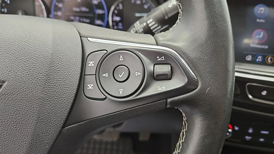 OPEL Insignia -