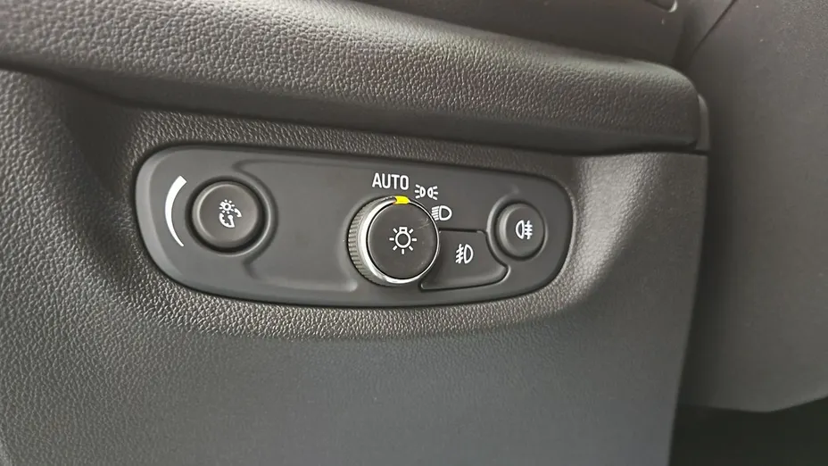 OPEL Insignia -
