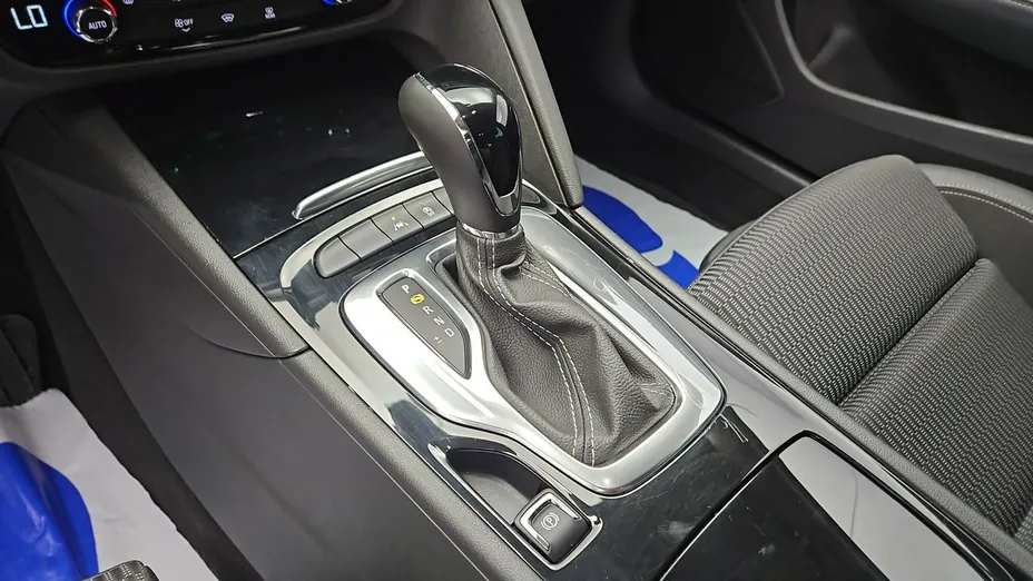 OPEL Insignia -
