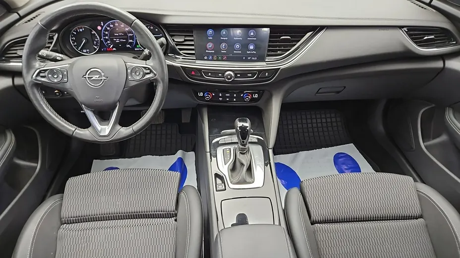 OPEL Insignia -