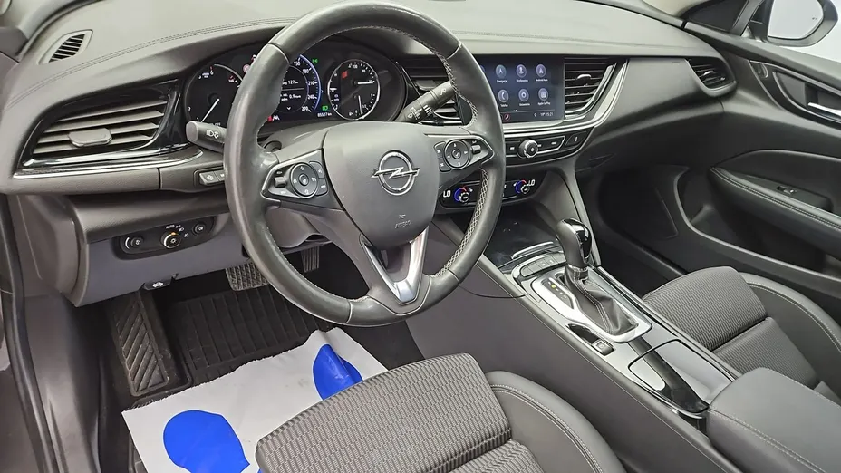 OPEL Insignia -
