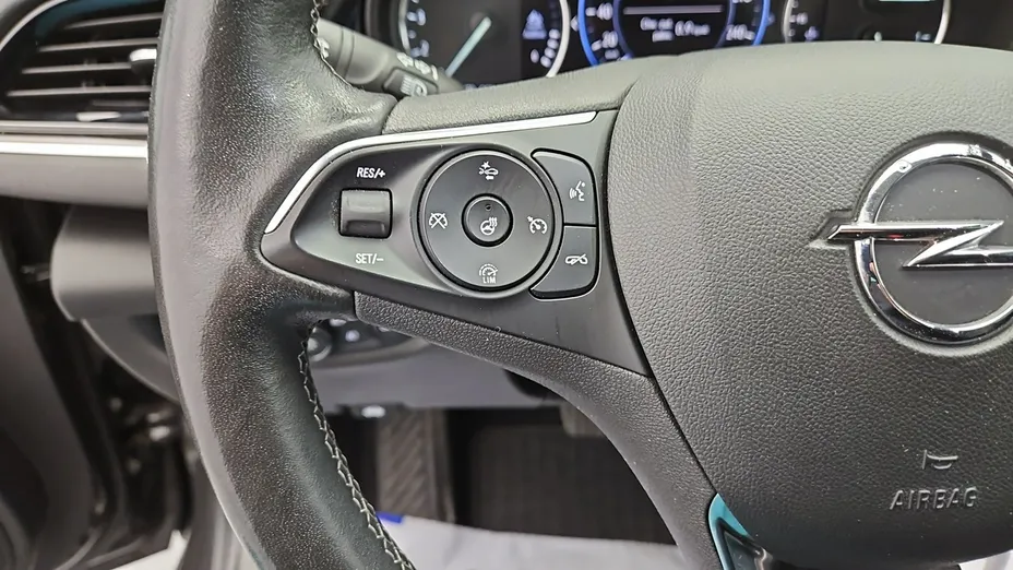 OPEL Insignia -