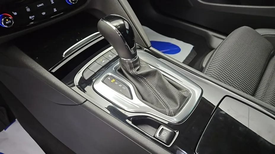 OPEL Insignia -