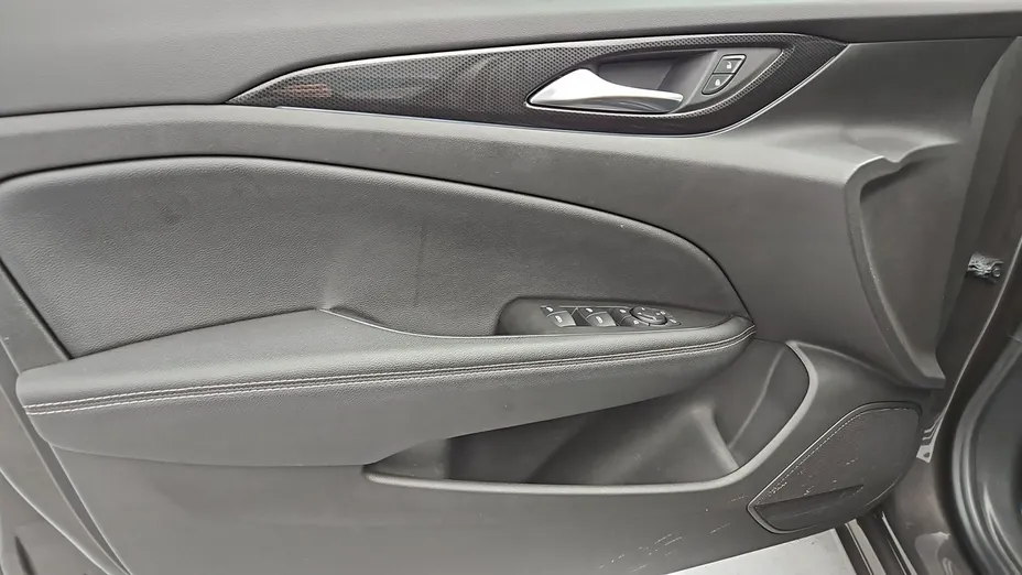 OPEL Insignia -