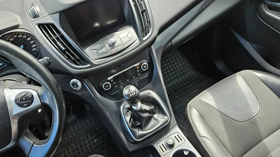 FORD Kuga -