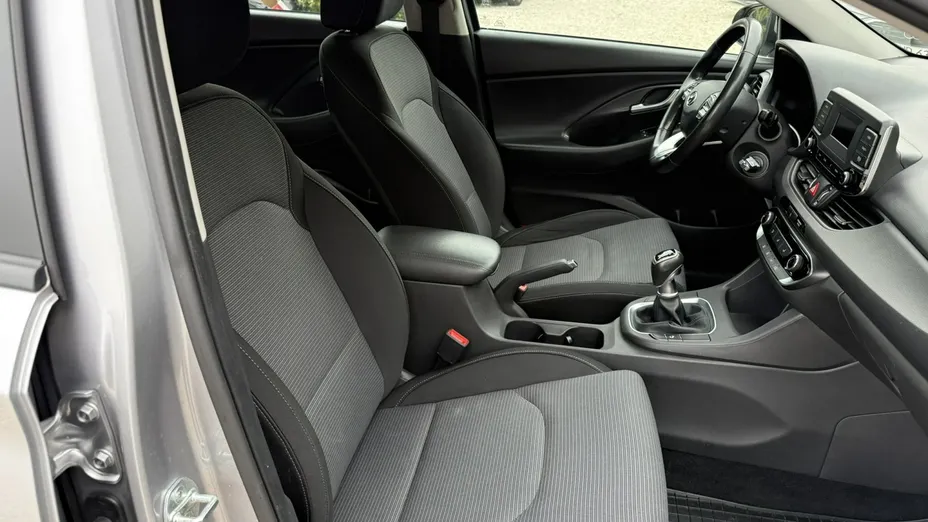 HYUNDAI i30 -