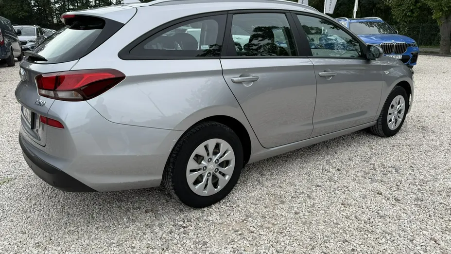 HYUNDAI i30 -