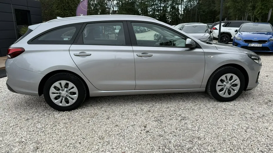 HYUNDAI i30 -