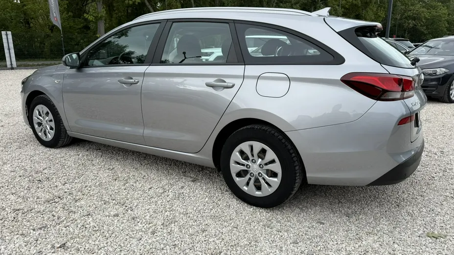 HYUNDAI i30 -