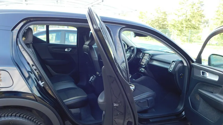 VOLVO XC40 -