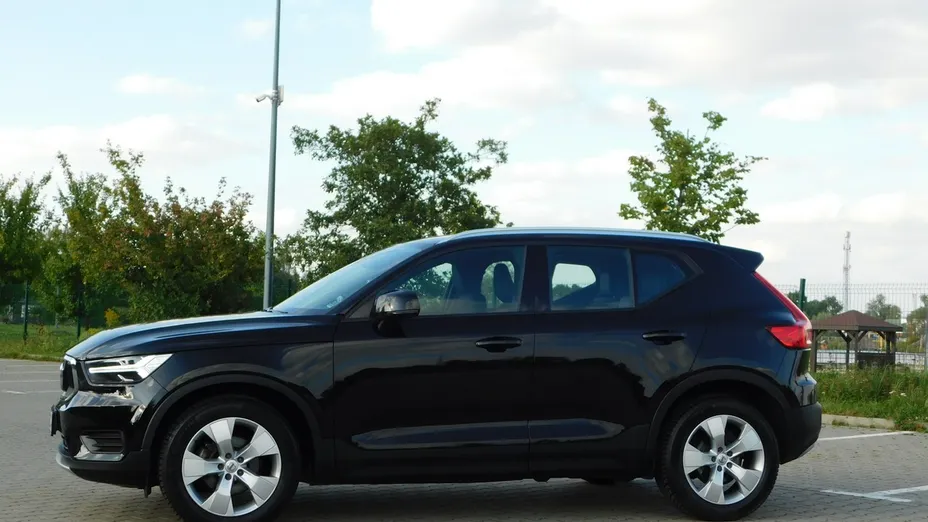 VOLVO XC40 -