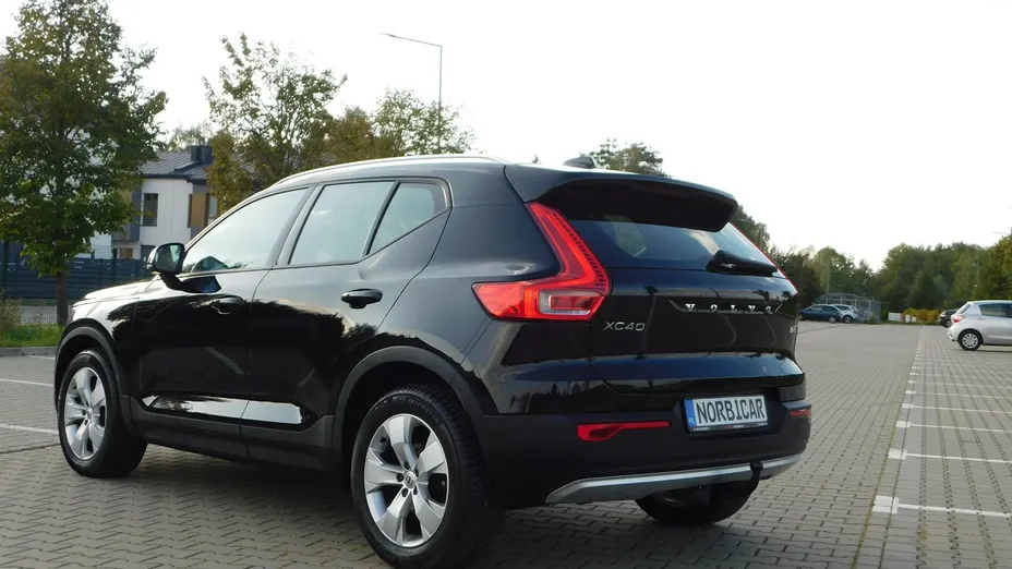 VOLVO XC40 -