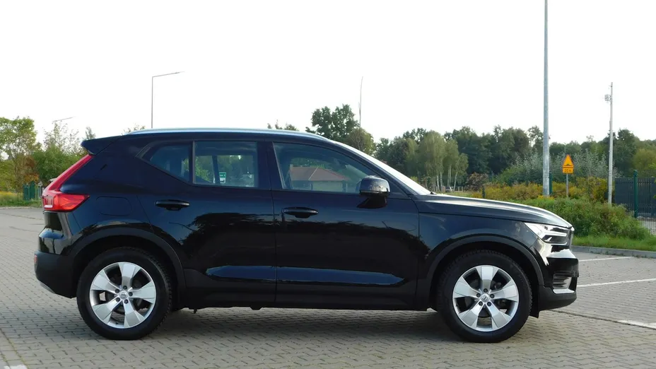 VOLVO XC40 -