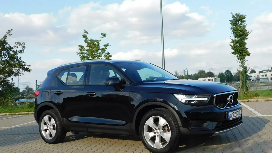 VOLVO XC40 -
