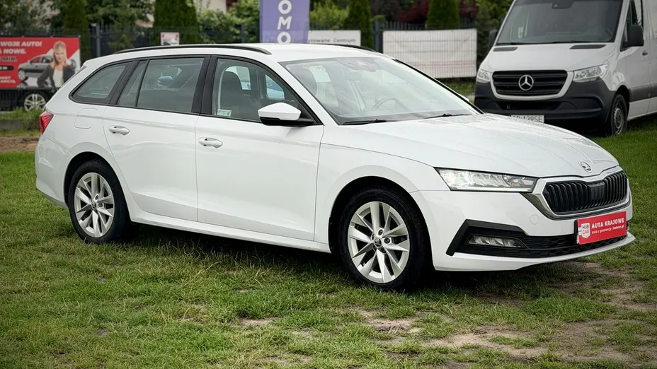 SKODA Octavia -