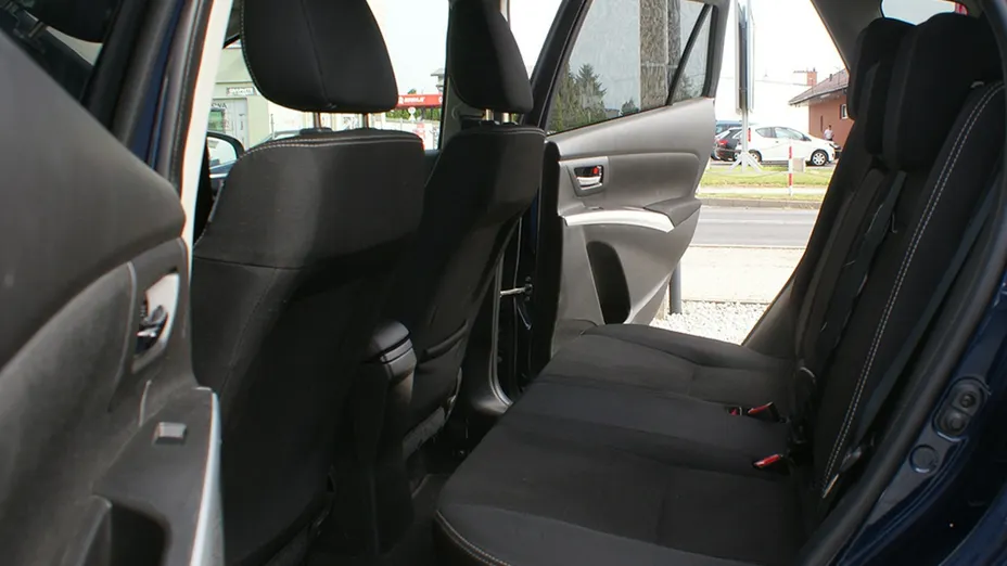 SUZUKI SX4 -