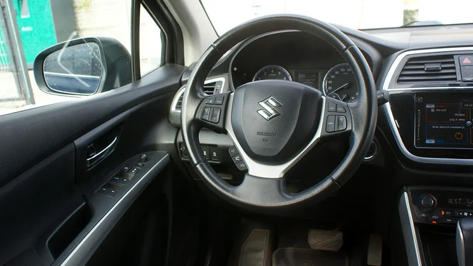 SUZUKI SX4 -
