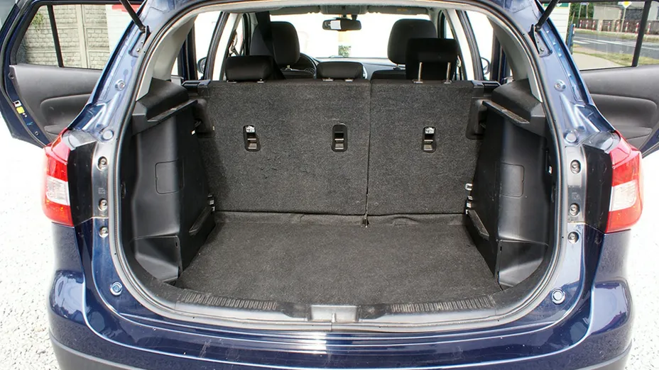 SUZUKI SX4 -