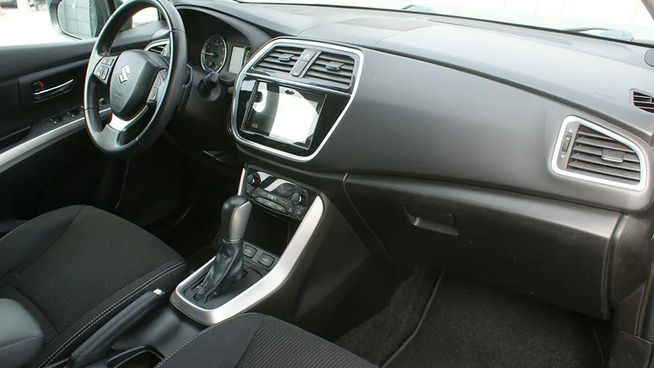 SUZUKI SX4 -