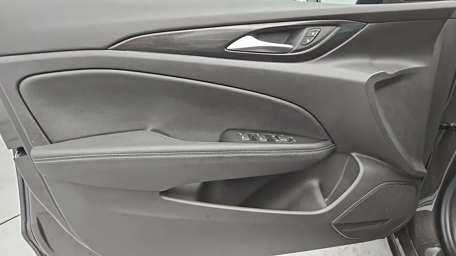 OPEL Insignia -