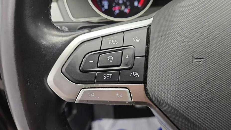 VOLKSWAGEN Passat -