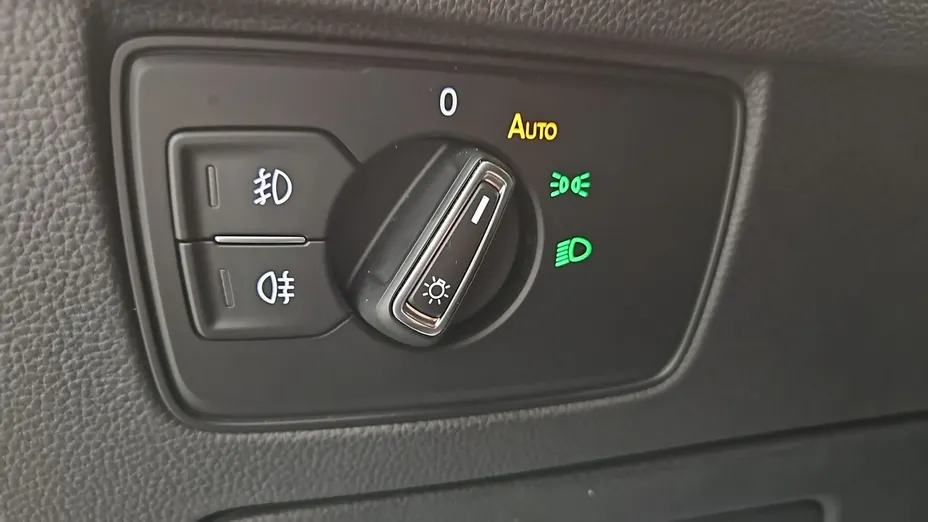 VOLKSWAGEN Passat -