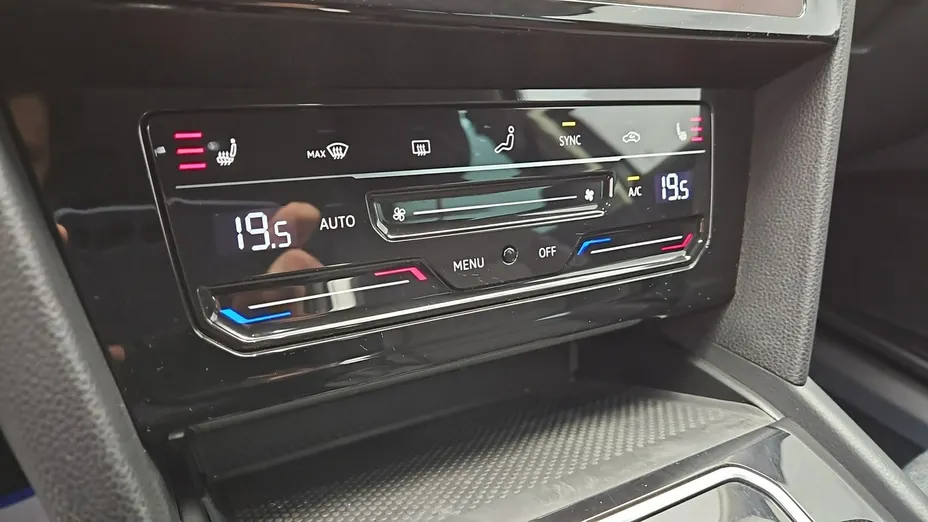 VOLKSWAGEN Passat -