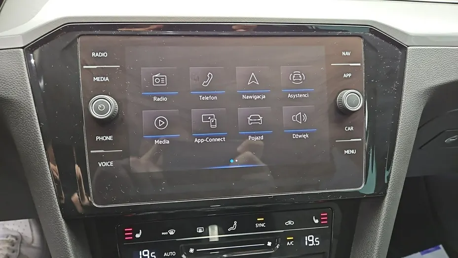 VOLKSWAGEN Passat -