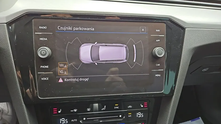 VOLKSWAGEN Passat -