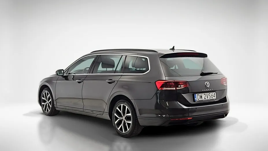 VOLKSWAGEN Passat -