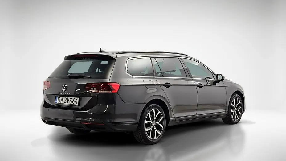 VOLKSWAGEN Passat -