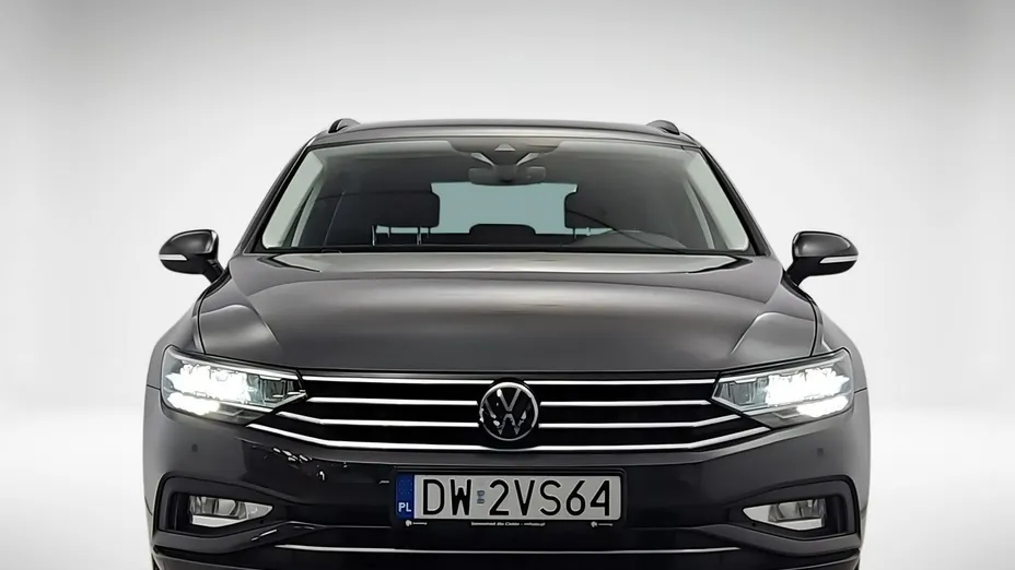 VOLKSWAGEN Passat -