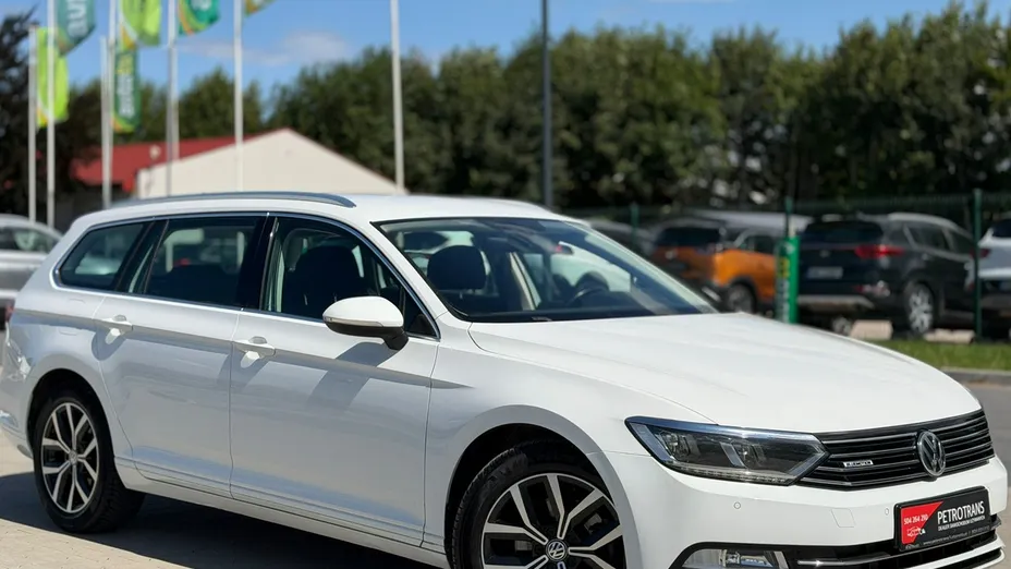 VOLKSWAGEN Passat -