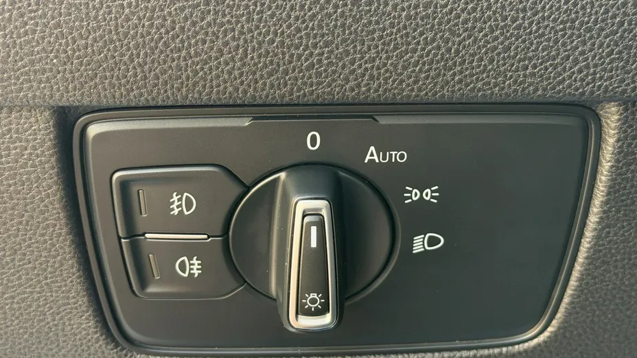 VOLKSWAGEN Passat -