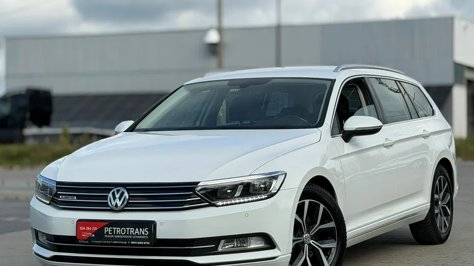 VOLKSWAGEN Passat -