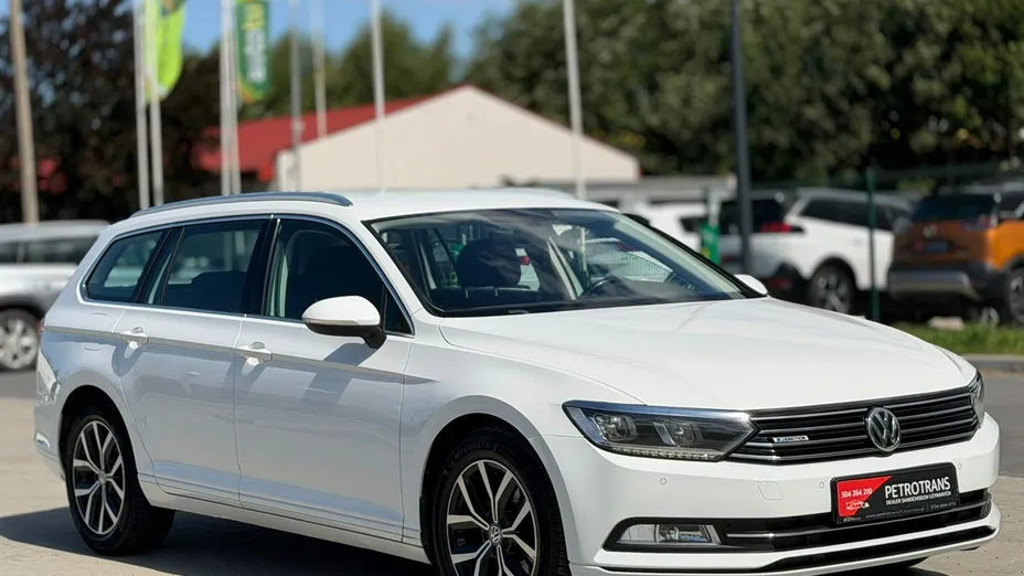 VOLKSWAGEN Passat -