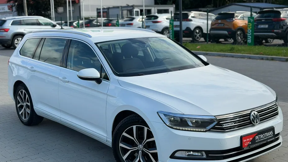 VOLKSWAGEN Passat -