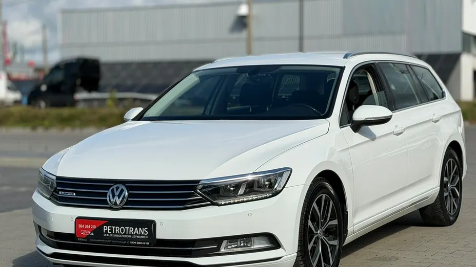 VOLKSWAGEN Passat -