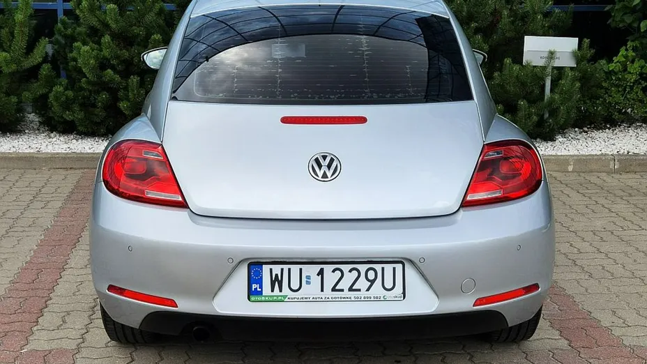 VOLKSWAGEN Beetle -