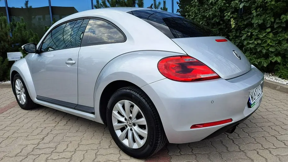 VOLKSWAGEN Beetle -