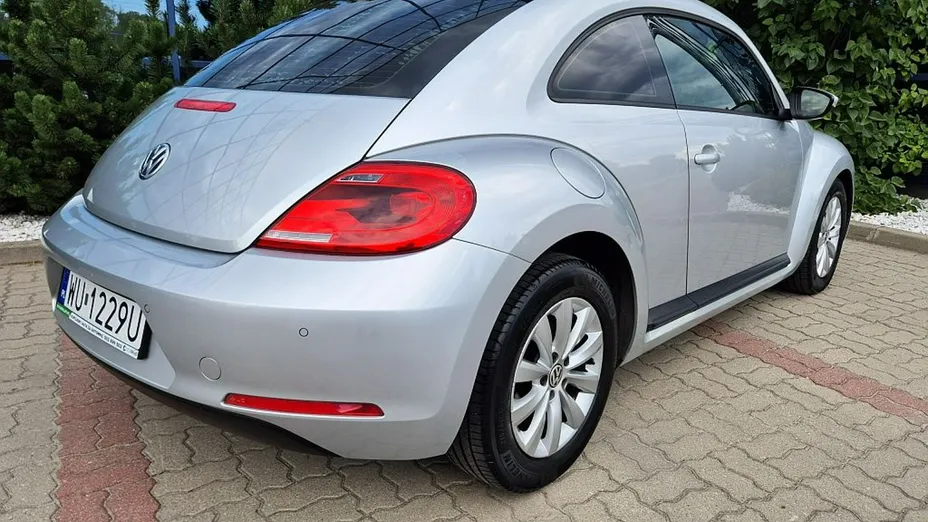 VOLKSWAGEN Beetle -