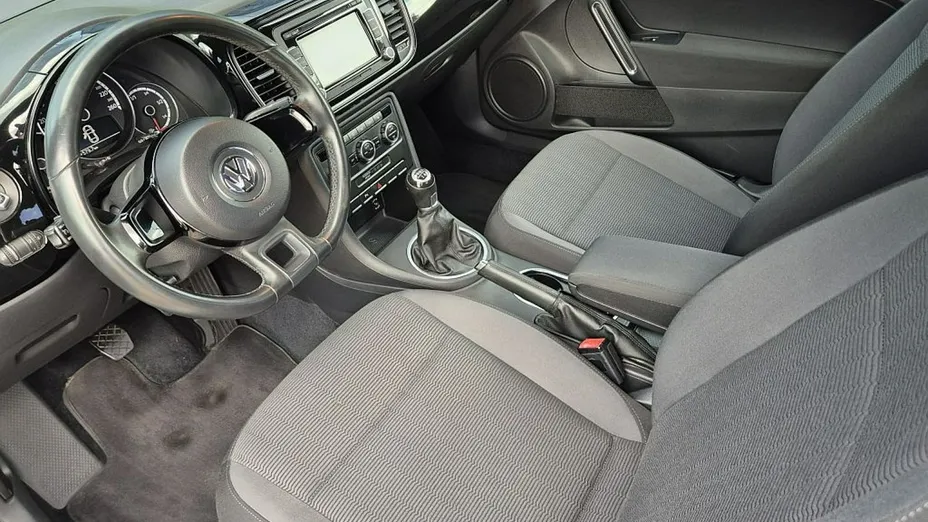 VOLKSWAGEN Beetle -