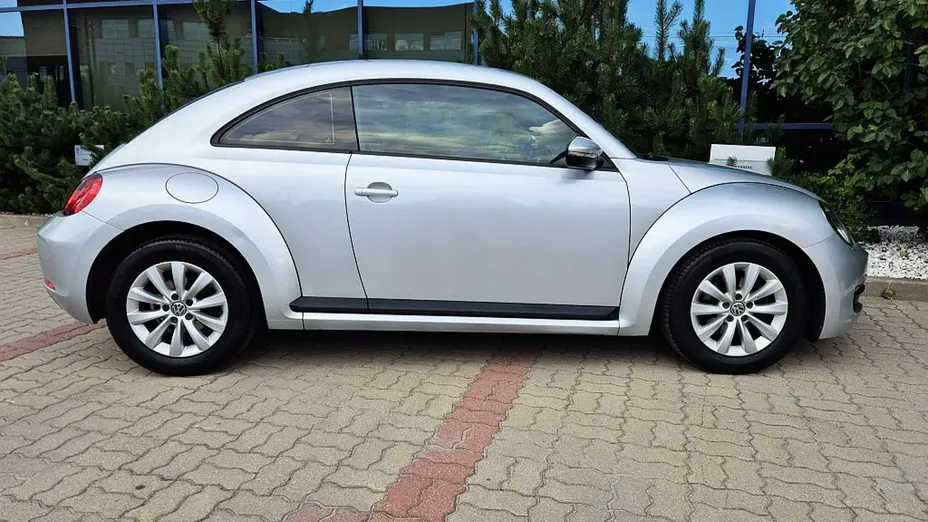 VOLKSWAGEN Beetle -