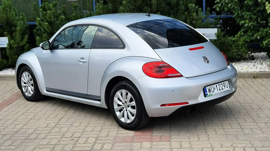 VOLKSWAGEN Beetle -
